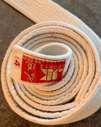 cinture karate e conchiglia 