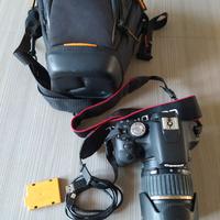 Canon EOS 500D con obiettivo e custodia 