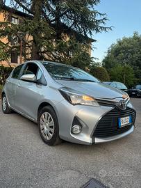 TOYOTA YARIS LOUNGE 1.0– 5 PORTE (2015)