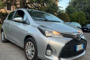 TOYOTA YARIS LOUNGE 1.0– 5 PORTE (2015)