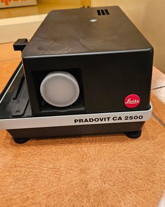 Proiettore diapositive LEITZ mod. CA-2500