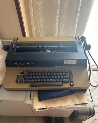 Macchina da scrivere elettronica