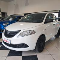 Lancia Ypsilon 1.0 FireFly Hybrid 70 cv Silver