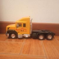 Camion giocattolo tipo tir – cabina americana gial