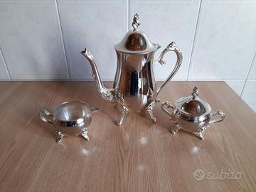 Set vintage teiera, brocca per latte zuccheriera