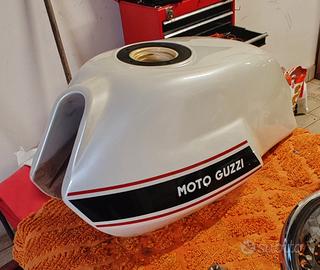 serbatoio moto guzzi v7 classic del 2009 