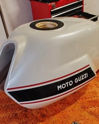 serbatoio moto guzzi v7 classic del 2009 