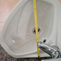 lavamani angolare con miscelatore 
