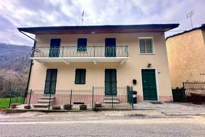 Casa indipendente di 181 m² con più di 5 locali a 