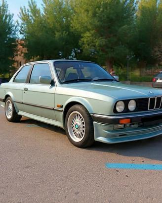 BMW E30 318i coupé 