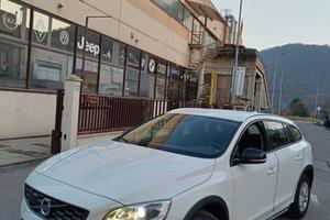 VOLVO V60 Cross Country D3 Business