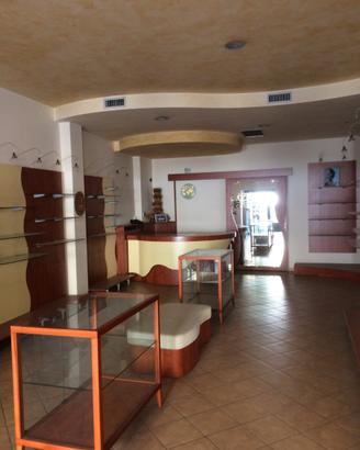 Arredamento negozio