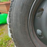 Gomme neve 195/65 R 15 con cerchioni ferro