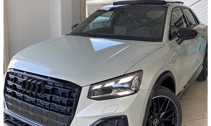 Audi Q2 35 TDI S tronic Identity Black tetto aprib