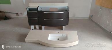 Mobile bagno con lavabo