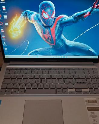 pc portatile asus vivobook nuovo 15,6 FHD