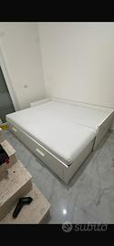 Letto Ikea modello Brimnes senza materassi