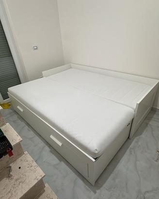 Letto Ikea modello Brimnes senza materassi
