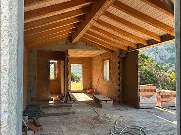 Villa con dependance