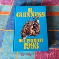 LIBRO IL GUINNESS DEI  PRIMATI  ANNO 1993