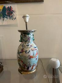 vaso cinese trasformato in lampada