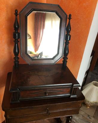 Specchio da tavolo o como'(petineuse)
