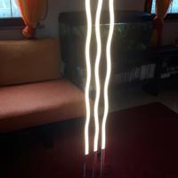 Lampada piantana led in acciaio