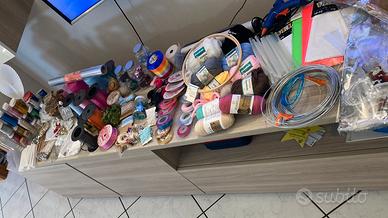 Materiali per artigianato creativo e decorazioni