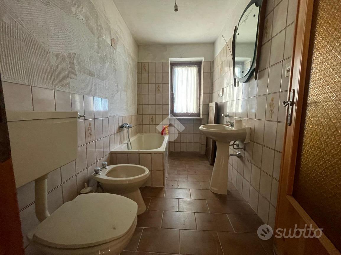2 LOCALI A MONASTERO DI LANZO - Altro