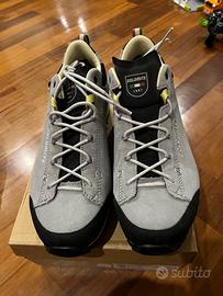 Scarpe trekking nr 40 DOLOMITE nuove