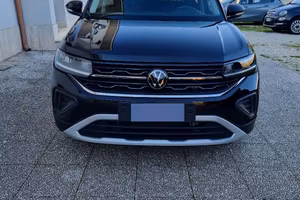 Volkswagen Tcross aprile 2024