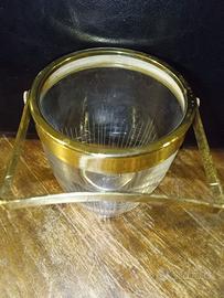 Secchiello per ghiaccio.