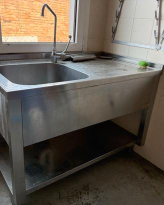 Lavello inox 120x70 con rubinetto