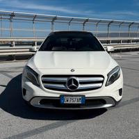 Mercedes-Gla 220 4 Matic Automatic Premiun
