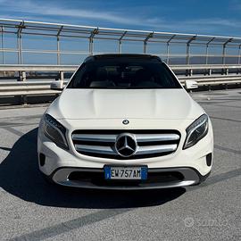 Mercedes-Gla 220 4 Matic Automatic Premiun
