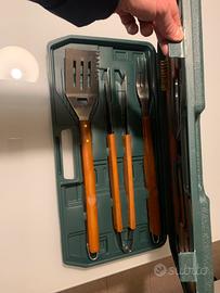 Set barbecue completo con valigetta rigida