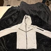 tuta nike tech grigia