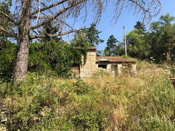Rustico / Casale di 420 m² con 3 locali e posto au
