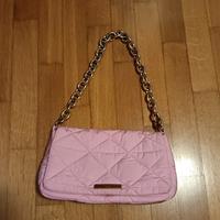 borsa rosa Bershka con tracolla in catena dorata