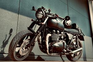 Triumph Bonneville 865 custom