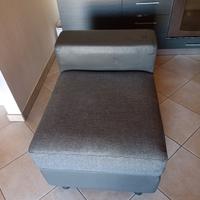 poggiapiedi divano grigio pouffe