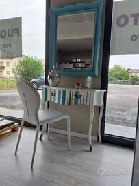 Consolle sagomata in legno e dipinta cm. 100x38