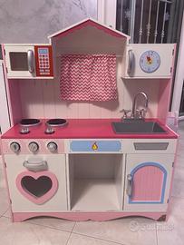 Cucina giocattolo