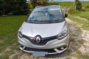 Renault Grand Scénic 1.5 dCi 110 CV EDC "Zen" – 7