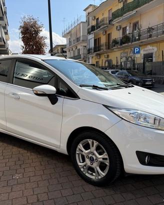 Ford fiesta 1.4 gpl serie titanium certificat nuov