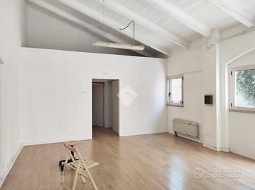 NEGOZIO A SAVIGNANO SUL RUBICONE