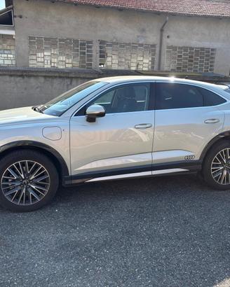 Audi q3 sportback 45 tfsi a s line Plug -in hybrid