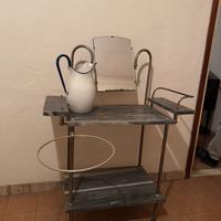 Mobiletto da toilette antico con brocca smaltata