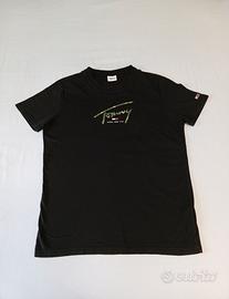 T-shirt Tommy Jeans nera camo M