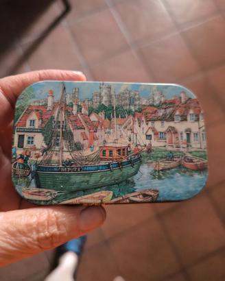 N 2 Scatola anni 50 di latta